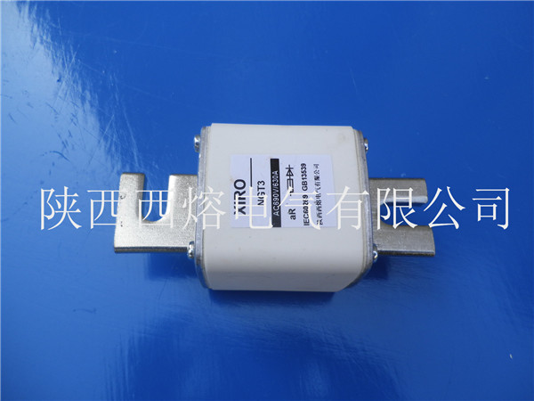 <footer>
<div class=